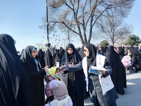 راهپیمایی حماسی ۲۲ بهمن با حضور خانواده بزرگ بهزیستی