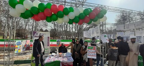 تجلی حضور رئیس و کارکنان و جامعه هدف بهزیستی در راهپیمایی ۲۲ بهمن