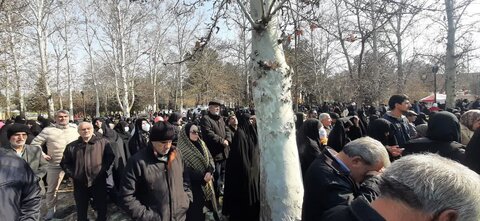 تجلی حضور رئیس و کارکنان و جامعه هدف بهزیستی در راهپیمایی ۲۲ بهمن