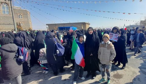 چهارباغ | حضور پرشور خانواده بزرگ بهزیستی شهرستان چهارباغ در راهپیمایی ۲۲ بهمن