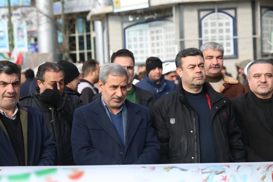 فجر چهل و ششم | حضور مدیرکل و کارکنان بهزیستی کردستان در راهپیمایی یوم الله ۲۲بهمن
