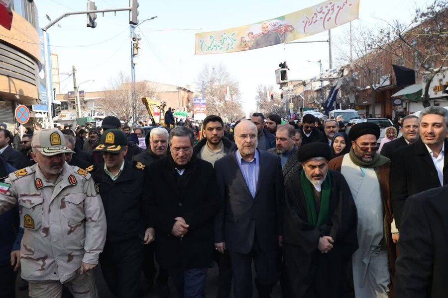 حضور پرشور کارکنان بهزیستی آذربایجان غربی در راهپیمایی ۲۲ بهمن