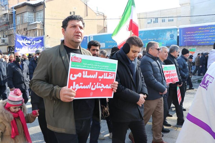 حضور پرشور کارکنان بهزیستی آذربایجان غربی در راهپیمایی ۲۲ بهمن