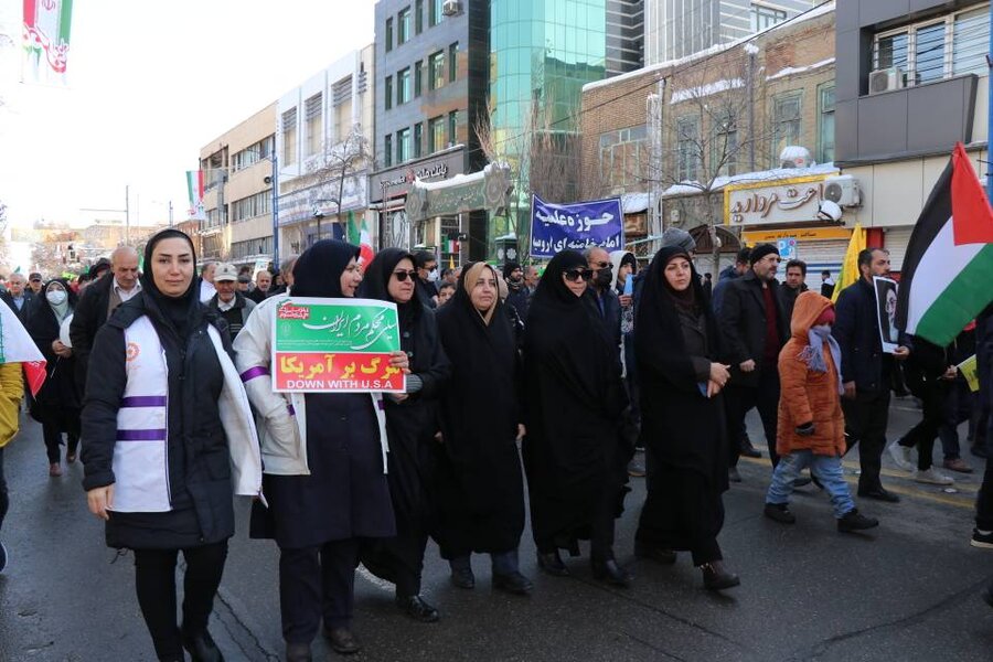 حضور پرشور کارکنان بهزیستی آذربایجان غربی در راهپیمایی ۲۲ بهمن