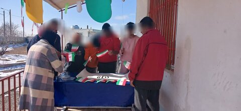 جشن پیروزی انقلاب در مرکز سایبان مهر نظرآباد برگزار شد