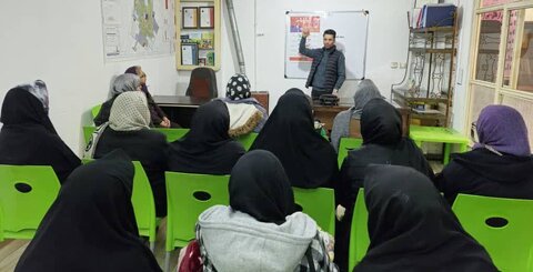 جلسه آموزشی تغذیه سالم به مناسبت گرامیداشت دهه مبارک فجر برگزار شد