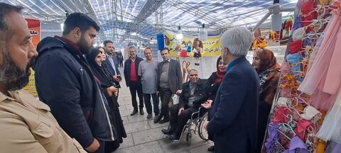 بازدید مدیر کل بهزیستی فارس از نمایشگاه توانمندی های افراد دارای معلولیت در باغ ملی