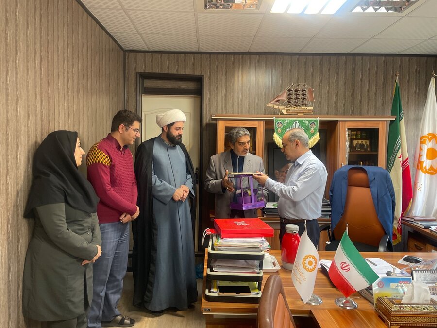 رباط کریم | تقدیر از همکار جانباز اداره بهزیستی و خیر همیشه همراه این مجموعه رباط کریم | تقدیر از همکار جانباز اداره بهزیستی و خیر همیشه همراه این مجموعه