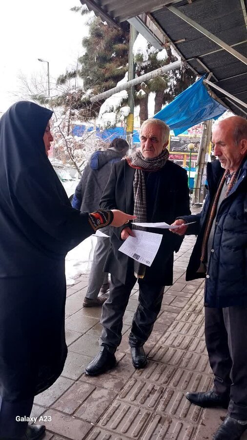 حضور کارشناسان اورژانس اجتماعی در سطح شهر سلماس