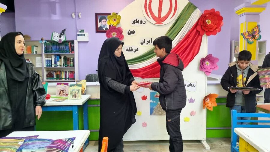 بازدید دانش آموزان استثنایی از نمایشگاه توانمندی‌های معلولین CBR در چالدران