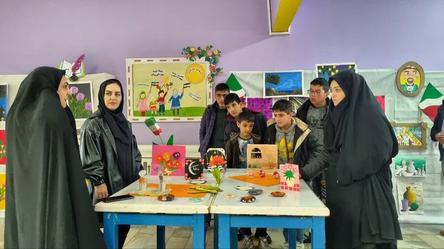 برپایی نمایشگاه توانمندی‌های معلولین CBR بهزیستی چالدران
