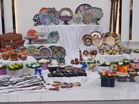 برگزاری جشن گلریزان و دستاوردهای مشترک جامعه هدف بهزیستی و انجمن حمایت از زندانیان چهارباغ برگزار شد