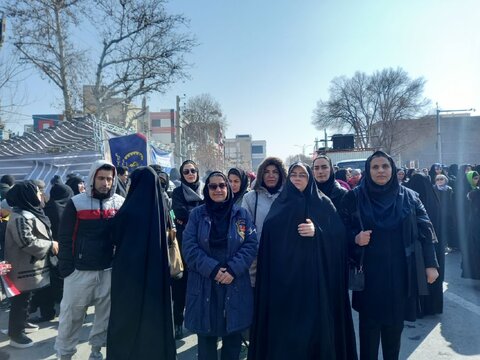 ساوجبلاغ | راهپیمایی حماسی ۲۲ بهمن  با حضور خانواده بهزیستی