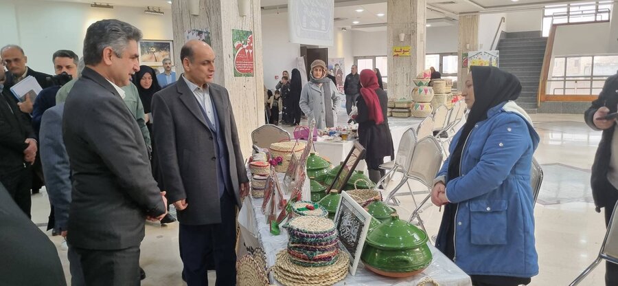 بازدید استاندار گیلان از نمایشگاه توانمندیها و دستاوردهای زنان سرپرست خانوار و توانخواهان تحت پوشش بهزیستی گیلان
