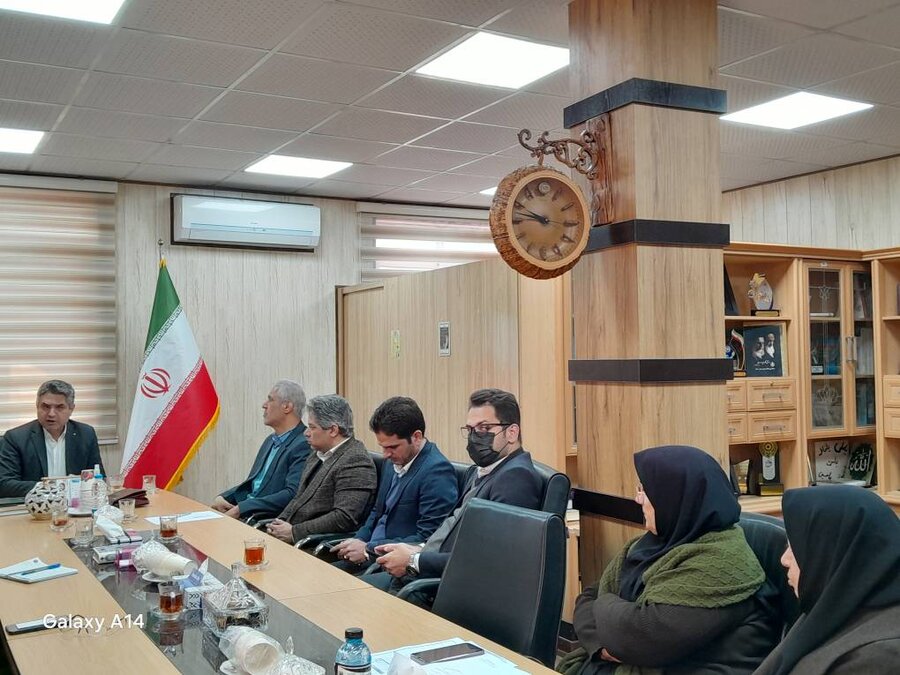 تجلیل مدیرکل بهزیستی گیلان از کارکنان جانباز بهزیستی گیلان