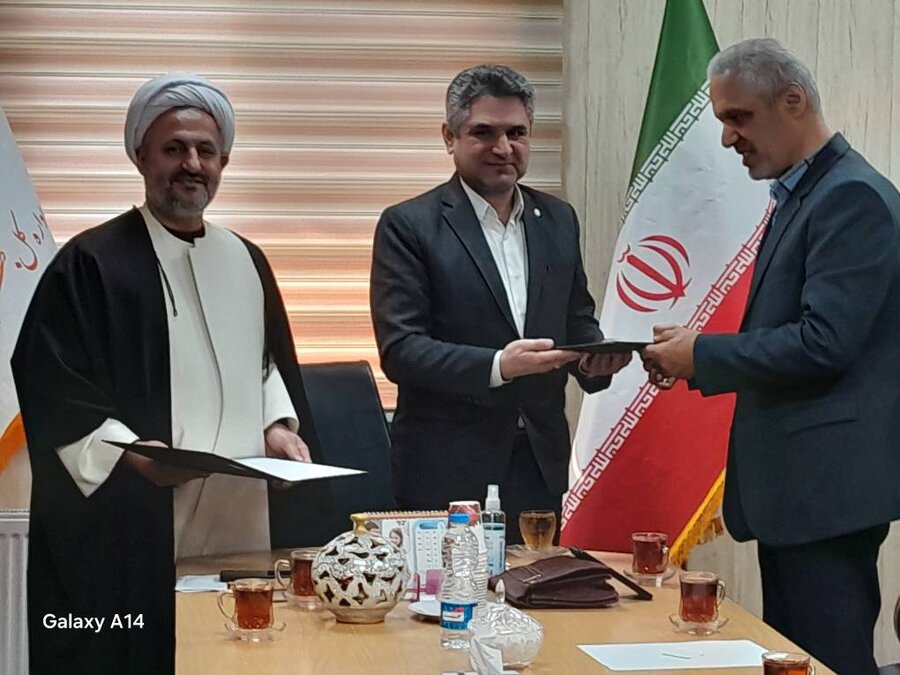 تجلیل مدیرکل بهزیستی گیلان از کارکنان جانباز بهزیستی گیلان
