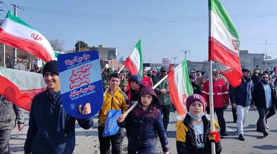 اسلامشهر | حضور  ریاست و پرسنل بهمراه تیم اورژانس اجتماعی در جشن انقلاب و راهپیمایی یوم الله ۲۲ بهمن