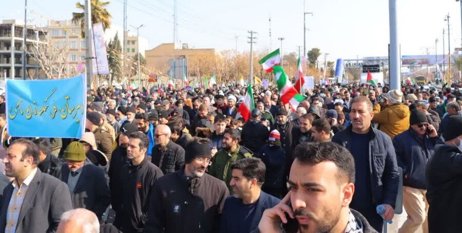 اسلامشهر | حضور  ریاست و پرسنل بهمراه تیم اورژانس اجتماعی در جشن انقلاب و راهپیمایی یوم الله ۲۲ بهمن