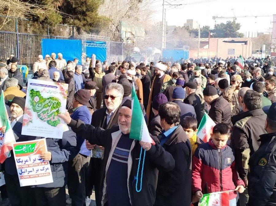 اسلامشهر | حضور  ریاست و پرسنل بهمراه تیم اورژانس اجتماعی در جشن انقلاب و راهپیمایی یوم الله ۲۲ بهمن