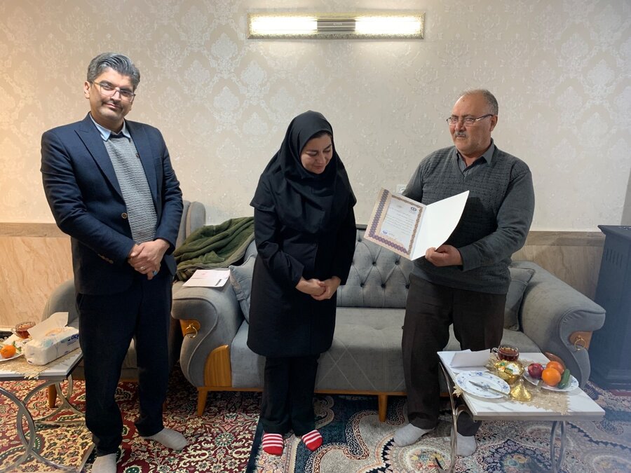 اسلامشهر | بازدید از خانواده جانبازان و ایثارگران به مناسبت دهه مبارک فجر انقلاب اسلامی