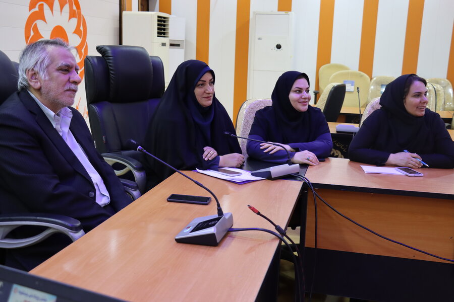 نشست صمیمی مدیر کل بهزیستی استان بوشهر با جوانان