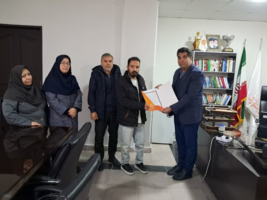 ملارد | تقدیر از توانخواه نخبه تحت پوشش اداره بهزیستی