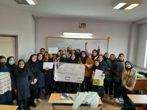 نظرآباد | جلسه پایانی طرح خودمراقبتی و آگاهسازی با تأکید بر تاب آوری و مهارت سازی (خاتم) در شهرستان نظرآباد برگزار شد