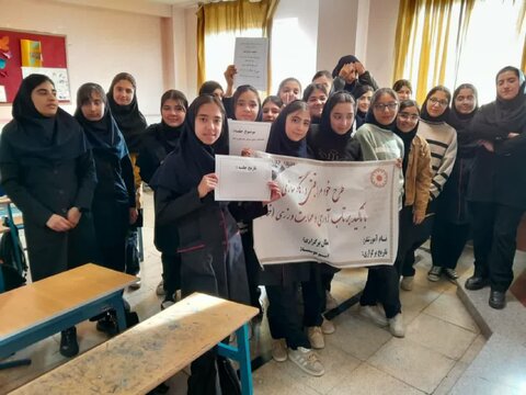 جلسه پایانی طرح خودمراقبتی و آگاهسازی با تأکید بر تاب آوری و مهارت سازی (خاتم) در شهرستان نظرآباد برگزار شد