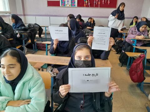 جلسه پایانی طرح خودمراقبتی و آگاهسازی با تأکید بر تاب آوری و مهارت سازی (خاتم) در شهرستان نظرآباد برگزار شد