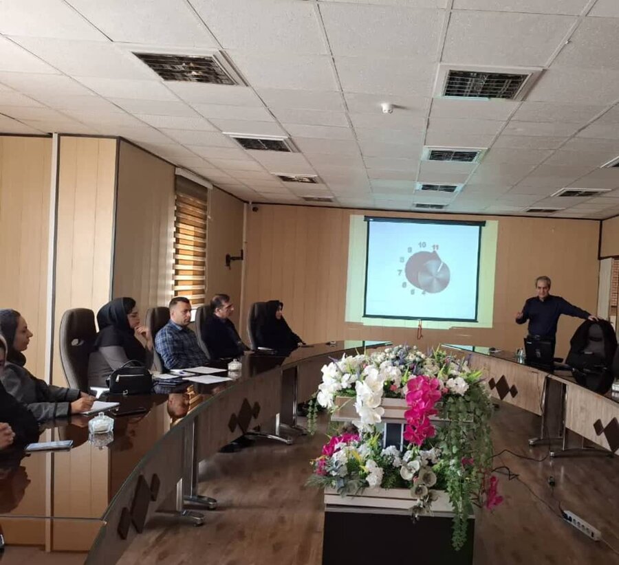 ملارد | برگزاری باشگاه مشاوران و روانشناسان اداره بهزیستی