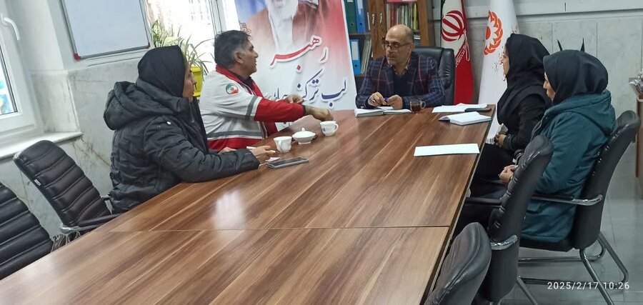  فردیس | هم اندیشی با رئیس و کارشناس جمعیت هلال احمر شهرستان فردیس