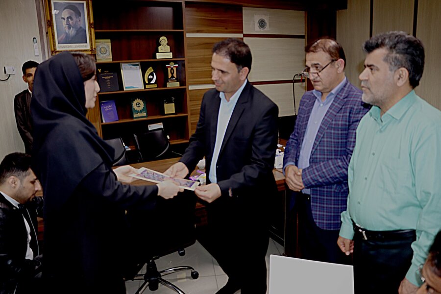 تقدیر از جوانان موفق