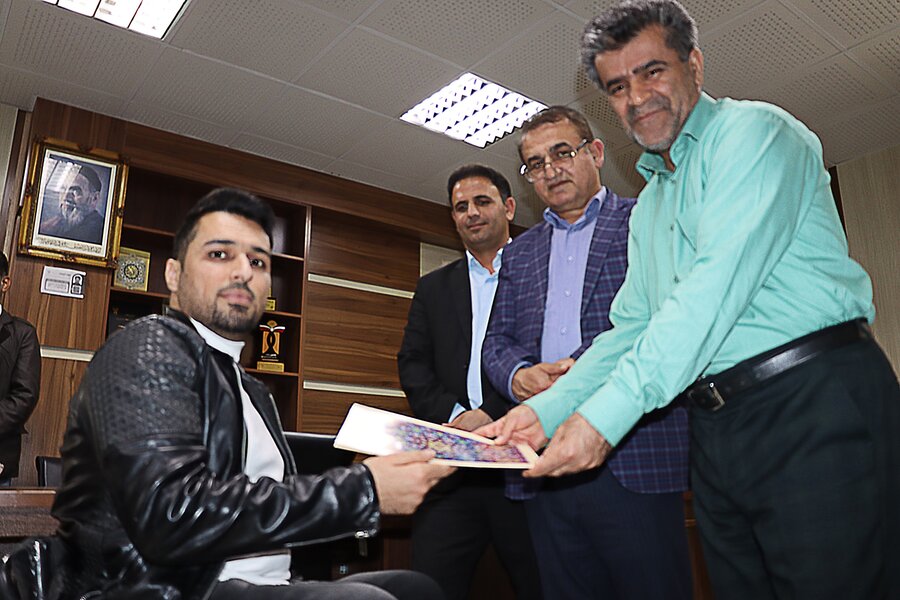 تقدیر از جوانان موفق