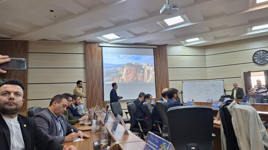 دومین روز نشست علمی کاربردی و تخصصی روابط عمومیهای بهزیستی سراسر کشور در شیراز دومین روز نشست علمی کاربردی و تخصصی روابط عمومیهای بهزیستی سراسر کشور در شیراز