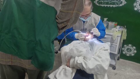 کرج | ارائه خدمات دندانپزشکی رایگان توسط تیم جهادی هيئت رزمندگان نورالشهداء به فرزندان مقیم خانه‌ نیلی یاس