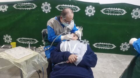 کرج | ارائه خدمات دندانپزشکی رایگان توسط تیم جهادی هيئت رزمندگان نورالشهداء به فرزندان مقیم خانه‌ نیلی یاس
