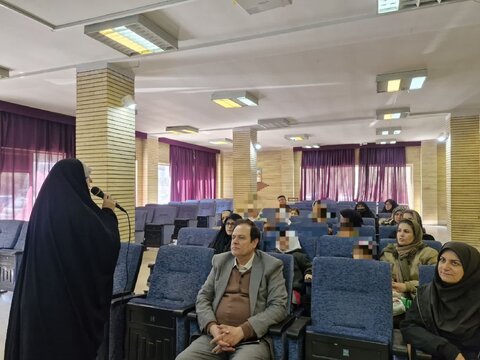 کلاس آموزشی احکام و عبادت ویژه دختران مکلف تحت پوشش بهزیستی در کرج برگزار شد