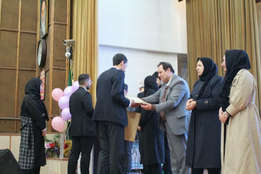 برگزاری اختتامیه رویداد استانی طرح خودمراقبتی و آگاهسازی با تأکید بر تاب آوری و مهارت‌ورزی خاتم