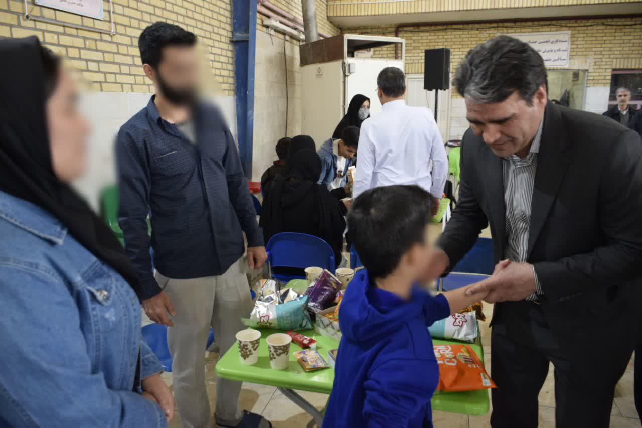 دیدار فرزندانِ تحت پوشش بهزیستی خراسان رضوی با خانوادههای خود در زندان وکیل آباد مشهد