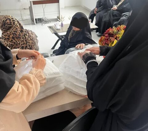 توزیع غذای گرم بین مددجویان بهزیستی شهرستان کرج