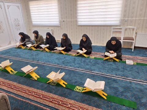 برگزاری مراسم جزء خوانی قرآن کریم در اداره بهزیستی شهرستان ساوجبلاغ