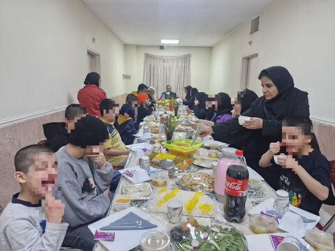 مسئولین میهمان سفره افطار فرزندان بهزیستی شهرستان کرج شدند