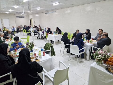 ضیافت افطاری در مرکز نگهداری سالمندان زرمان