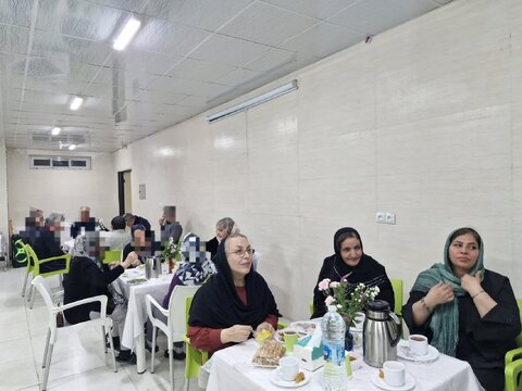 ضیافت افطاری در مرکز نگهداری سالمندان زرمان