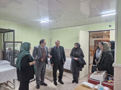 ضیافت افطاری در مرکز نگهداری سالمندان زرمان