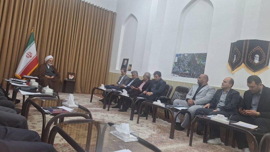 جلسه هیئت مدیره و هیئت امنا آسایشگاه معلولین و سالمندان رشت در دفتر نماینده ولی فقیه در گیلان جلسه هیئت مدیره و هیئت امنا آسایشگاه معلولین و سالمندان رشت در دفتر نماینده ولی فقیه در گیلان