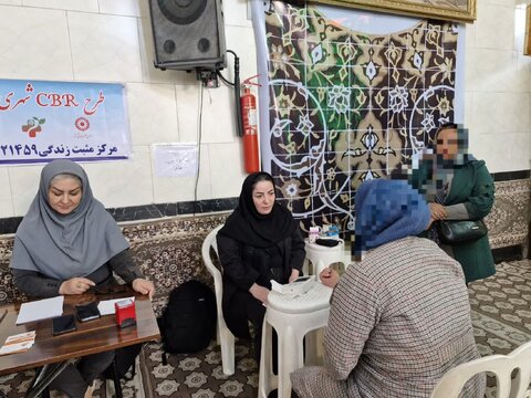 برپایی میز خدمت به مناسبت گرامیداشت ماه بهار قرآن