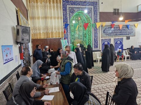 برپایی میز خدمت به مناسبت گرامیداشت ماه بهار قرآن