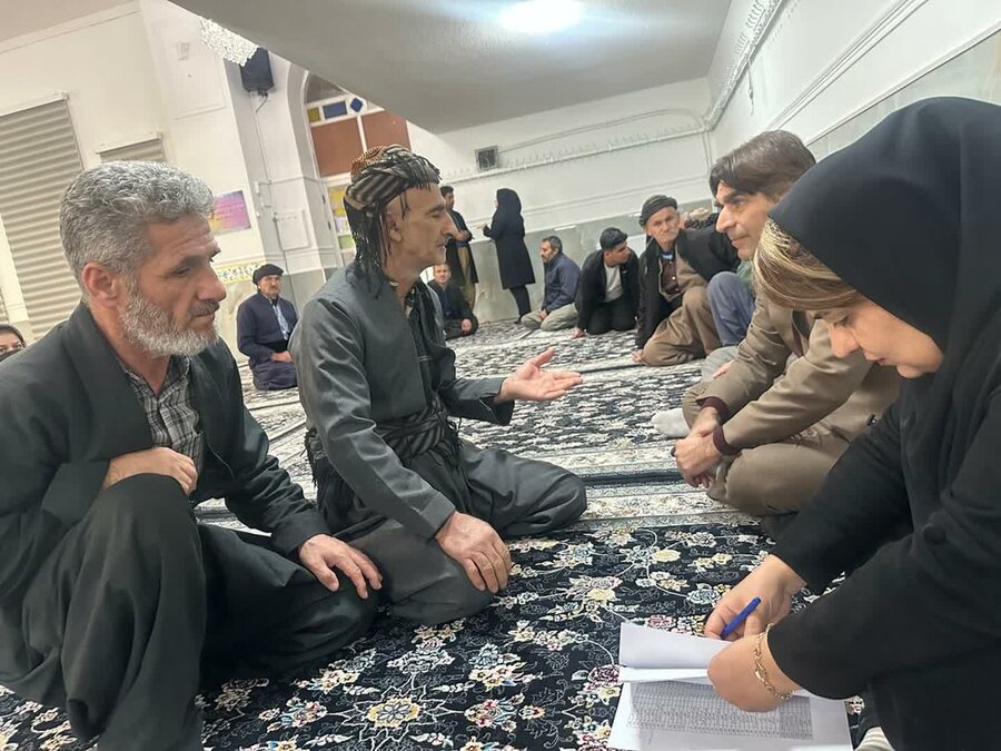 سنندج | میز خدمت بهزیستی در راستای پویش مثبت ماه