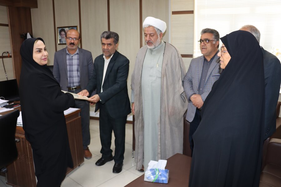 تجلیل از کارکنان شاهد